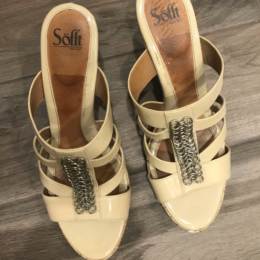 Cream colored super comfy heels